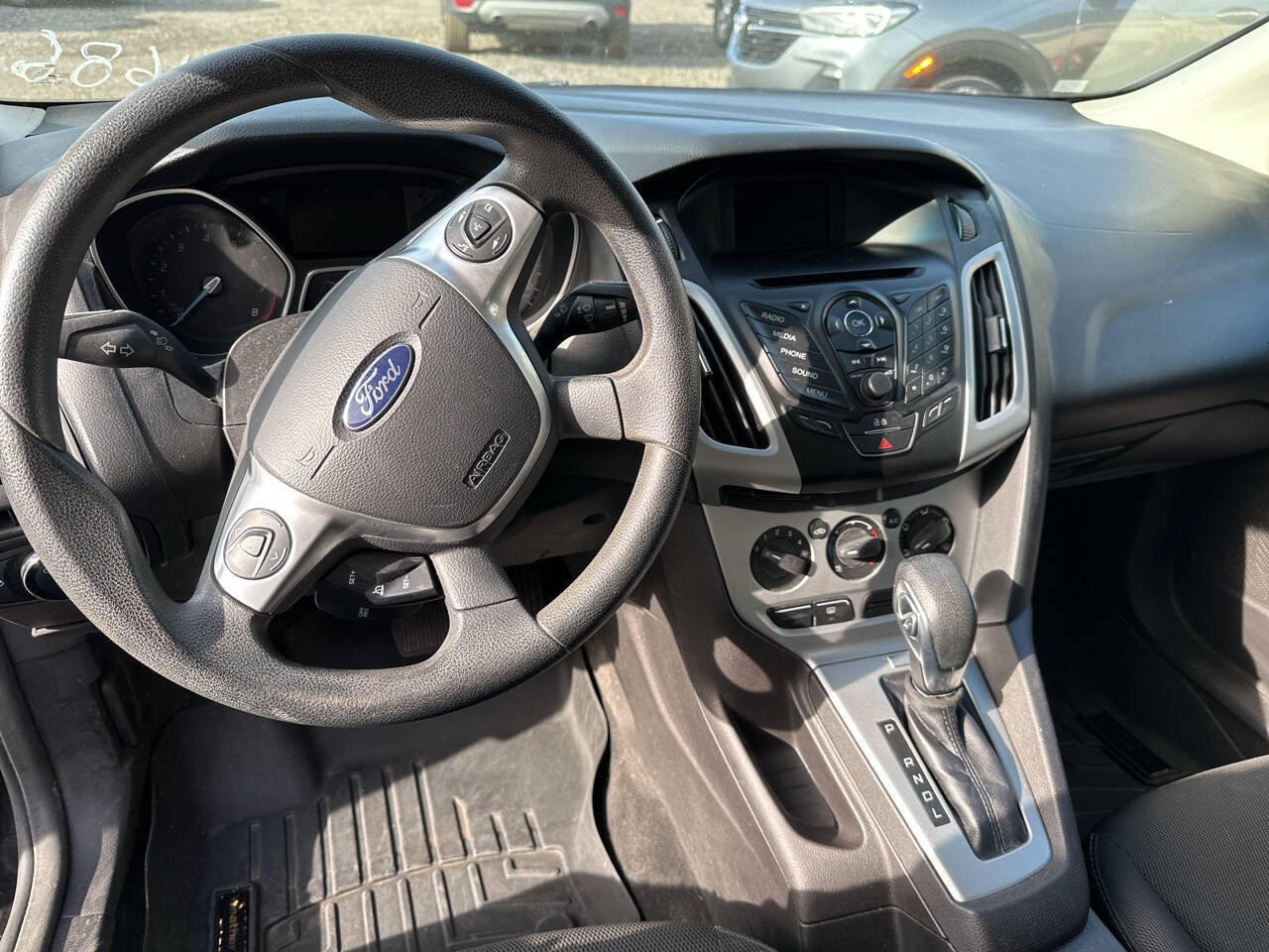 Used 2014 Ford Focus SE FWD image 4