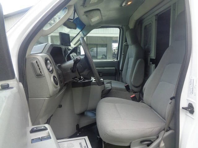 Used 2019 Ford E-350 and Econoline 350 Super Duty w/ Power Windows & Locks Group RWD image 14