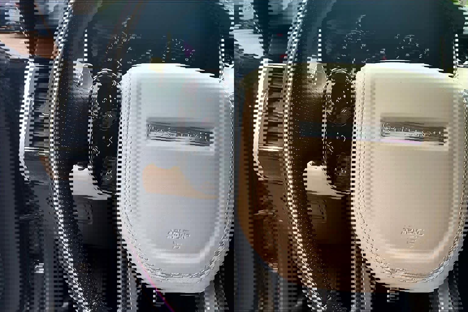 Used 2018 Land Rover Range Rover Sport HSE Dynamic image 26