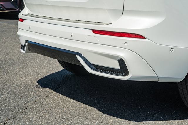 Certified 2026 Volvo XC60 B5 Plus AWD/4WD image 9