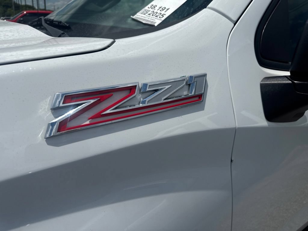 Used 2025 Chevrolet Silverado 1500 LT AWD/4WD image 8