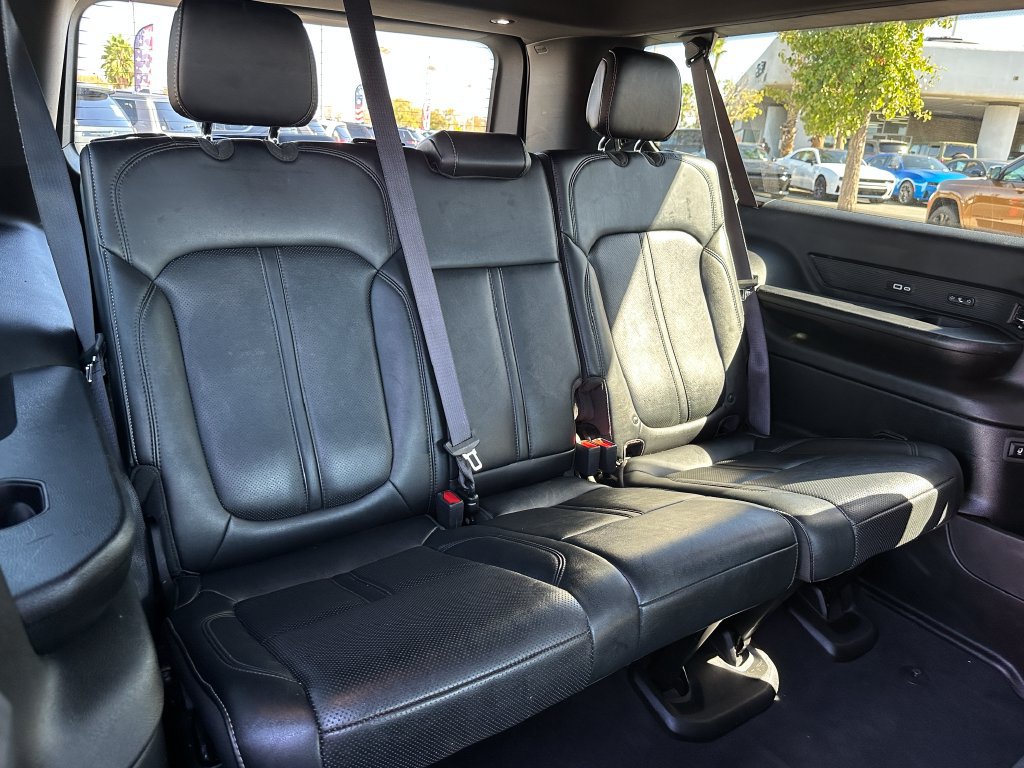 Certified 2024 Jeep Wagoneer L Series II AWD/4WD image 20
