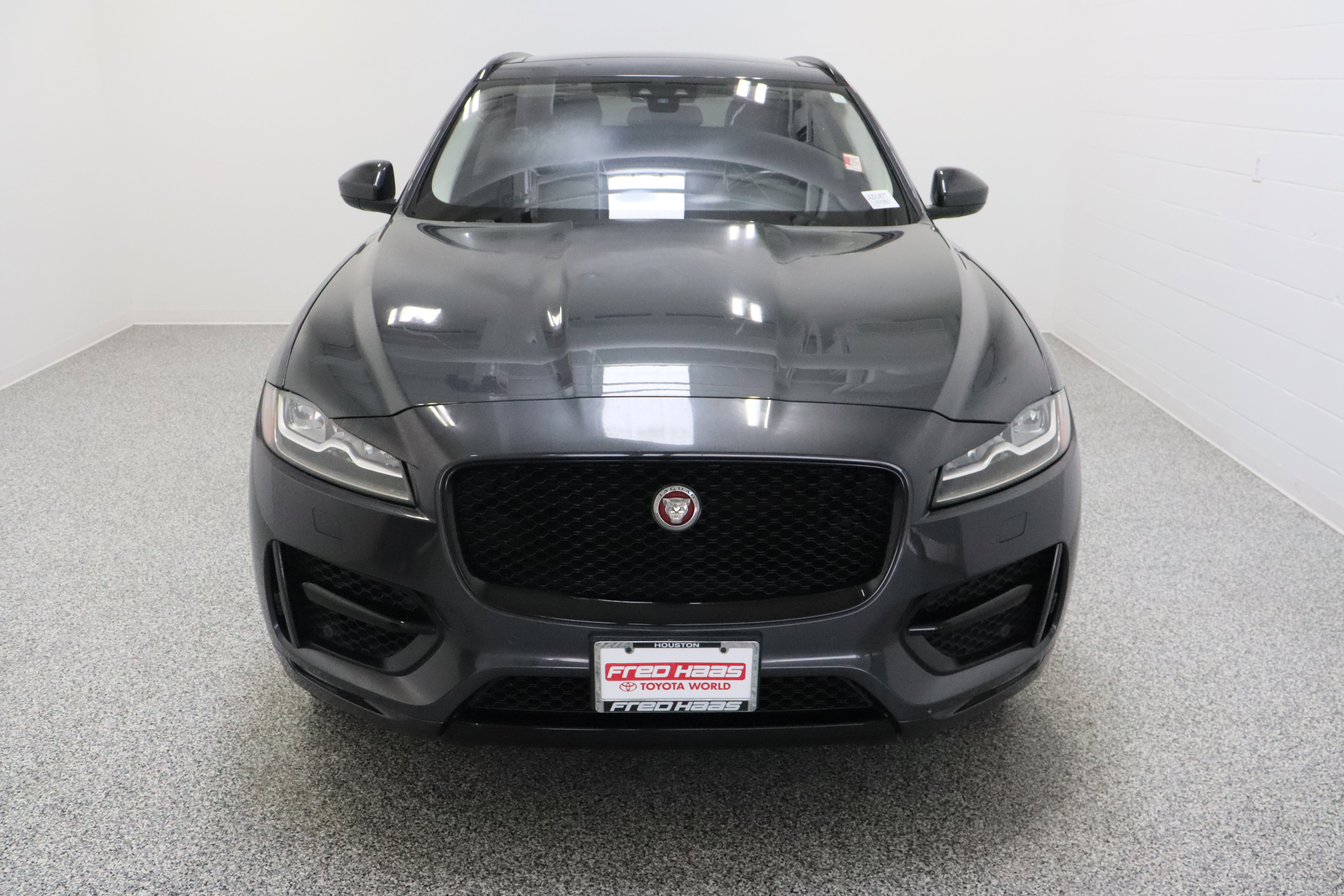 Used 2018 Jaguar F-PACE R-Sport AWD/4WD image 3