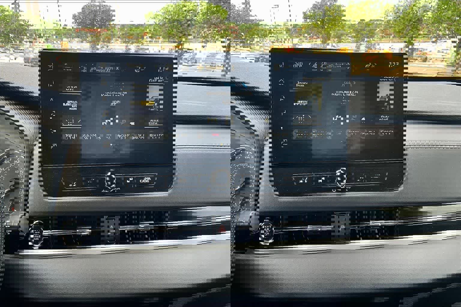 Used 2025 Mitsubishi Outlander ES image 15