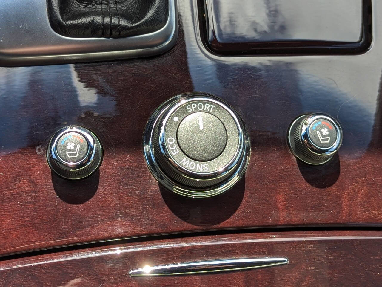 Used 2013 INFINITI M56 x w/ Sport Pkg image 23