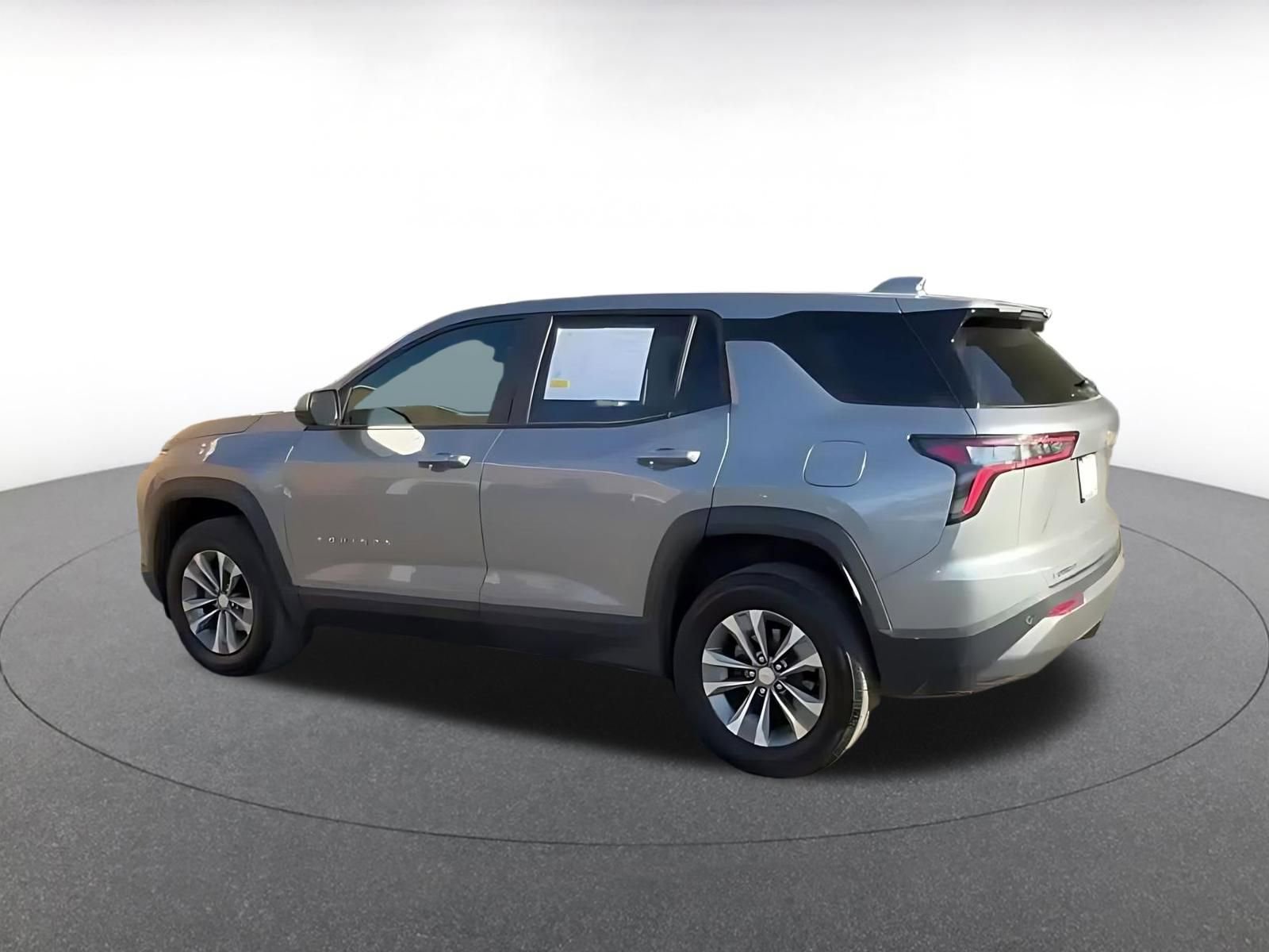 Used 2025 Chevrolet Equinox LT FWD image 10