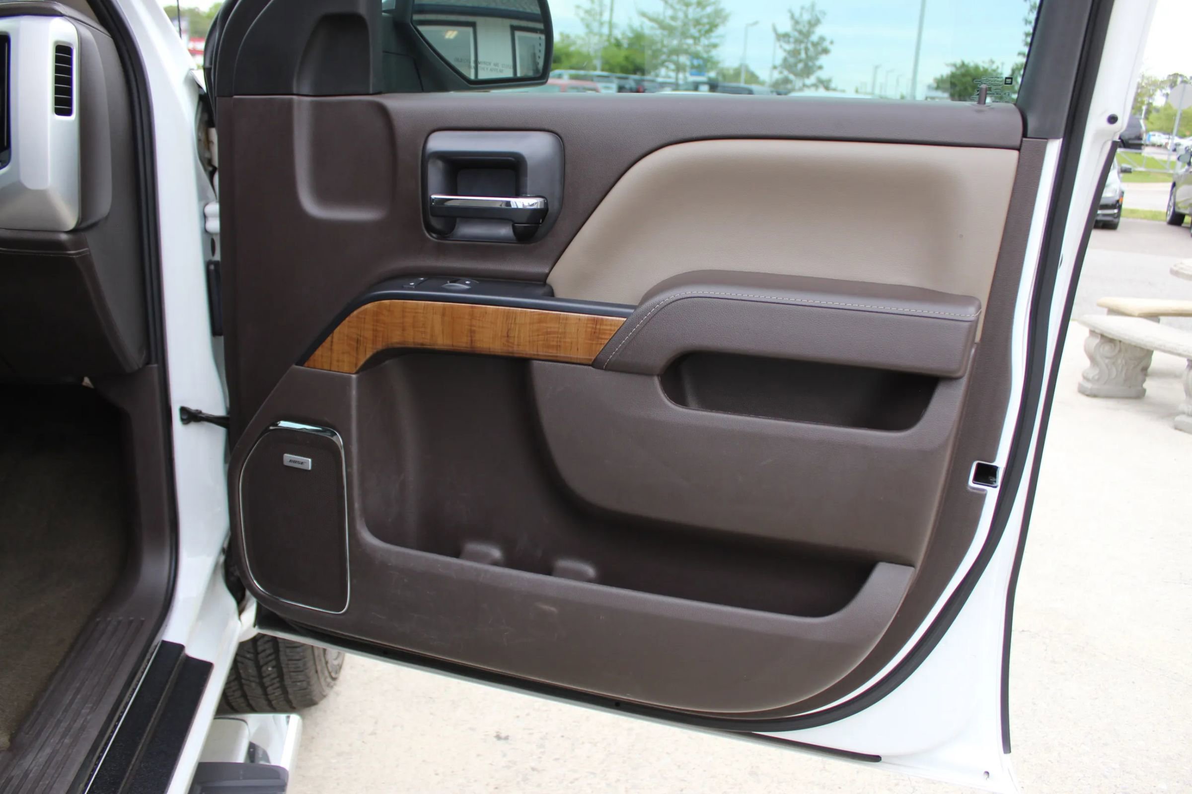 Used 2015 GMC Sierra 1500 SLT w/ SLT Crew Cab Value Package image 30