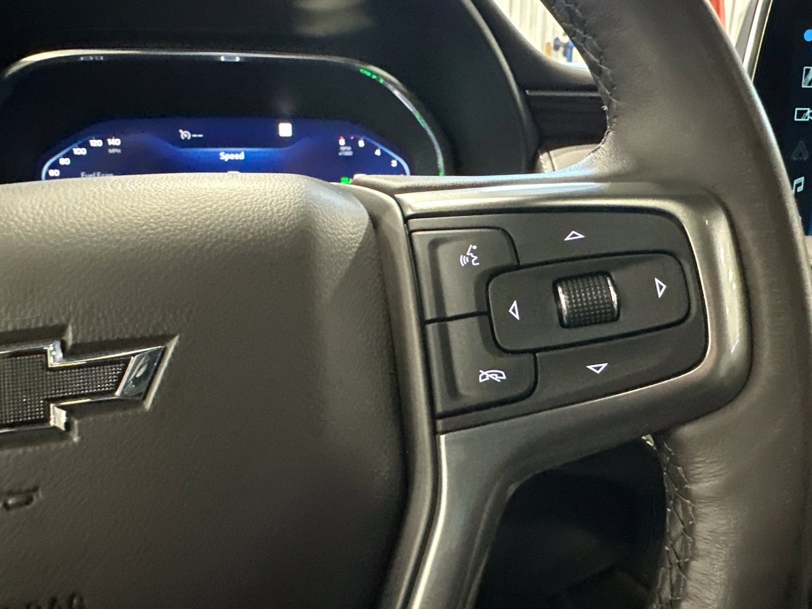 Used 2022 Chevrolet Tahoe Z71 w/ Z71 Off-Road Package AWD/4WD image 47