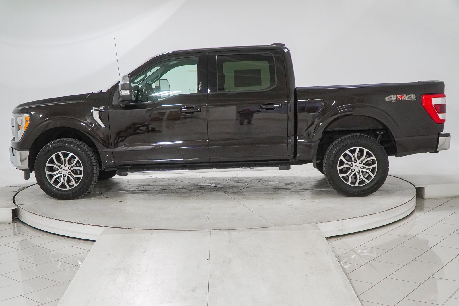 Used 2021 Ford F150 Lariat w/ Max Trailer Tow Package image 5
