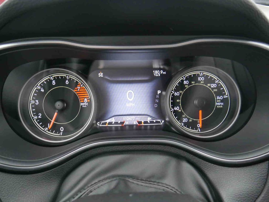 Used 2019 Jeep Cherokee Limited image 39