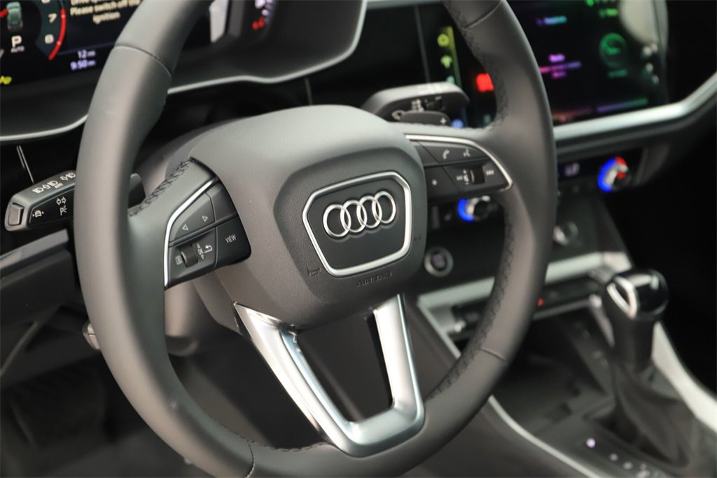 New 2025 Audi Q3 2.0T Premium image 16