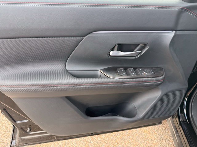 New 2026 Nissan Kicks SR w/ Cold Weather Package FWD image 10