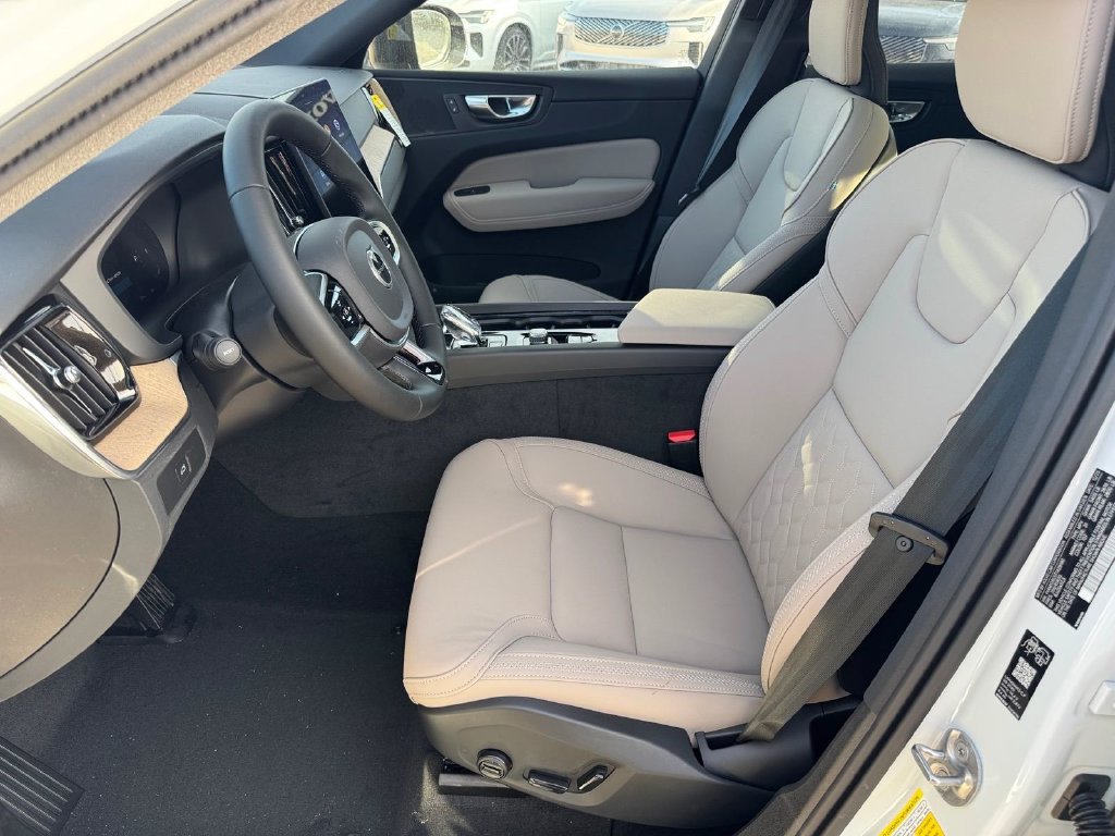Used 2026 Volvo XC60 B5 Plus w/ Protection Package Premier AWD/4WD image 8