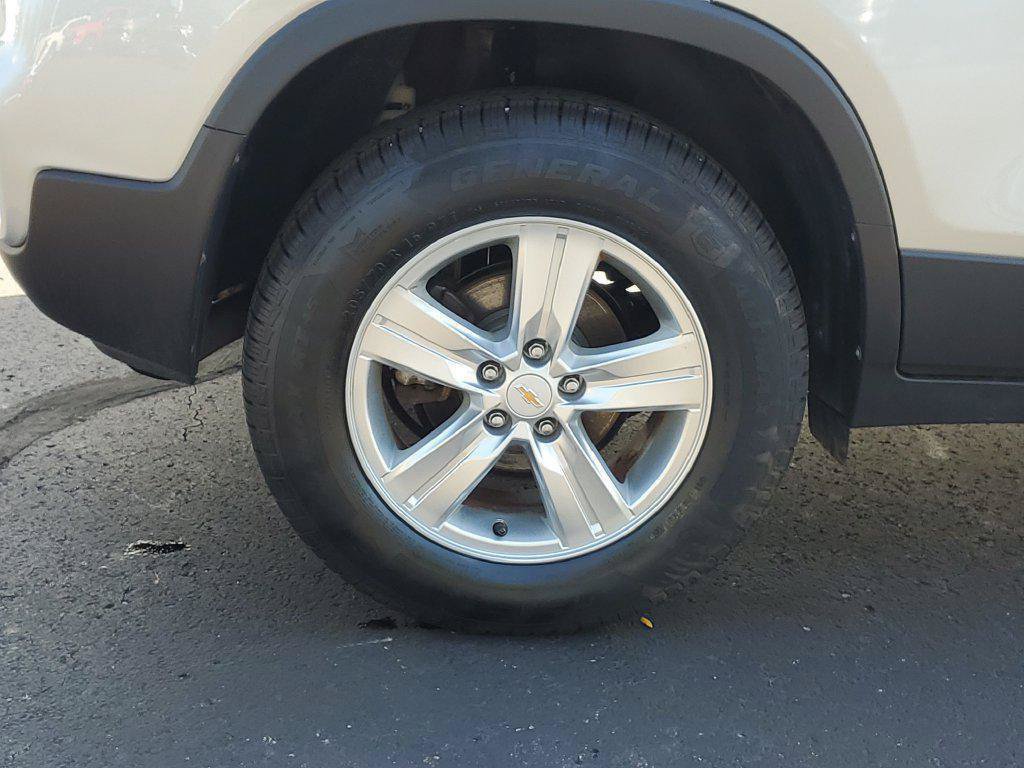 Used 2019 Chevrolet Trax LT w/ LT Convenience Package AWD/4WD image 29