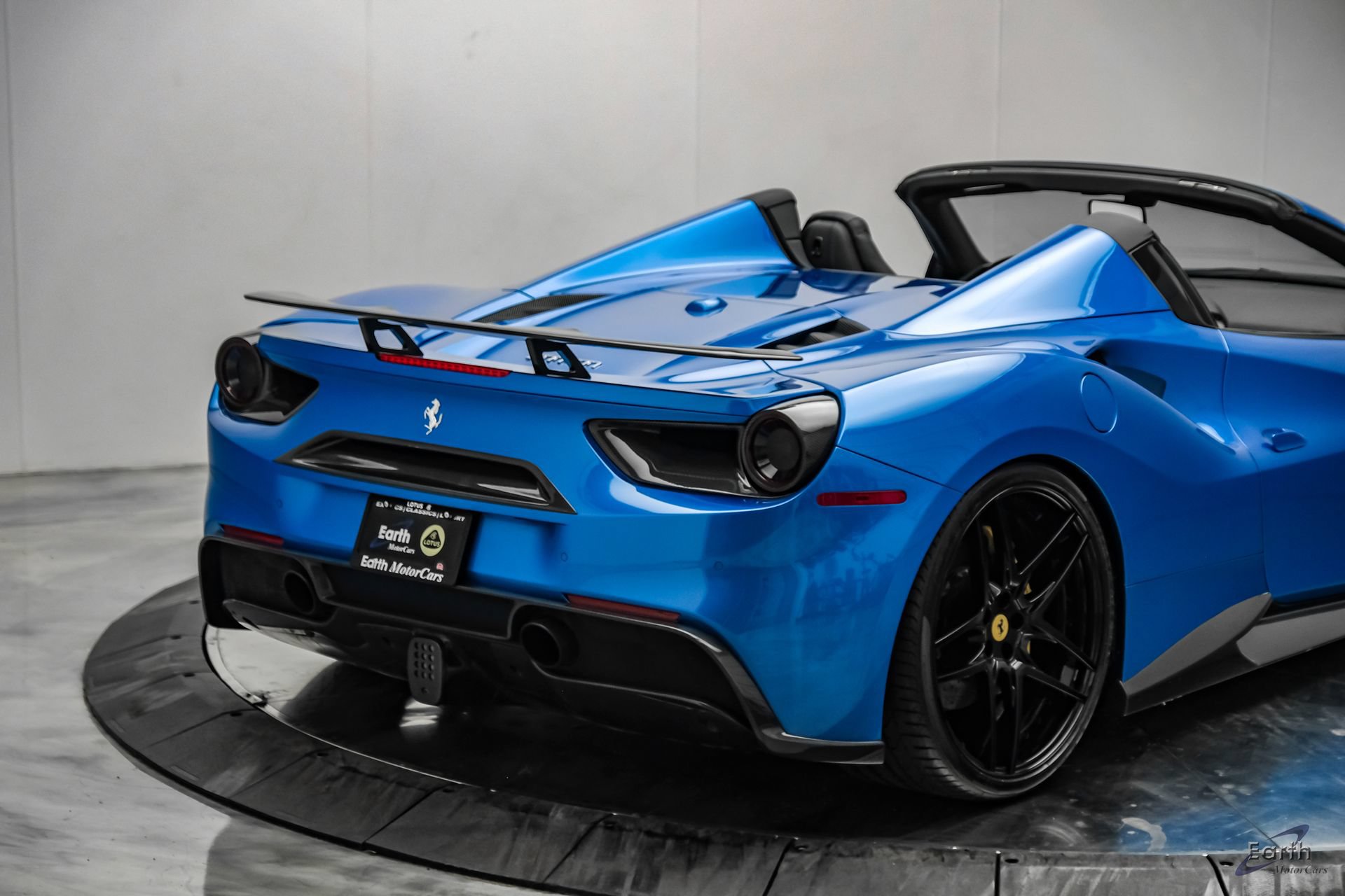 Used 2017 Ferrari 488 Spider RWD image 25