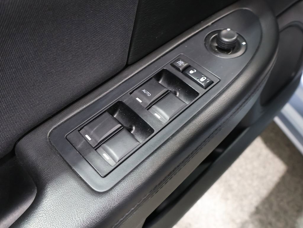 Used 2013 Chrysler 200 Touring w/ S Exterior Appearance Pkg image 13