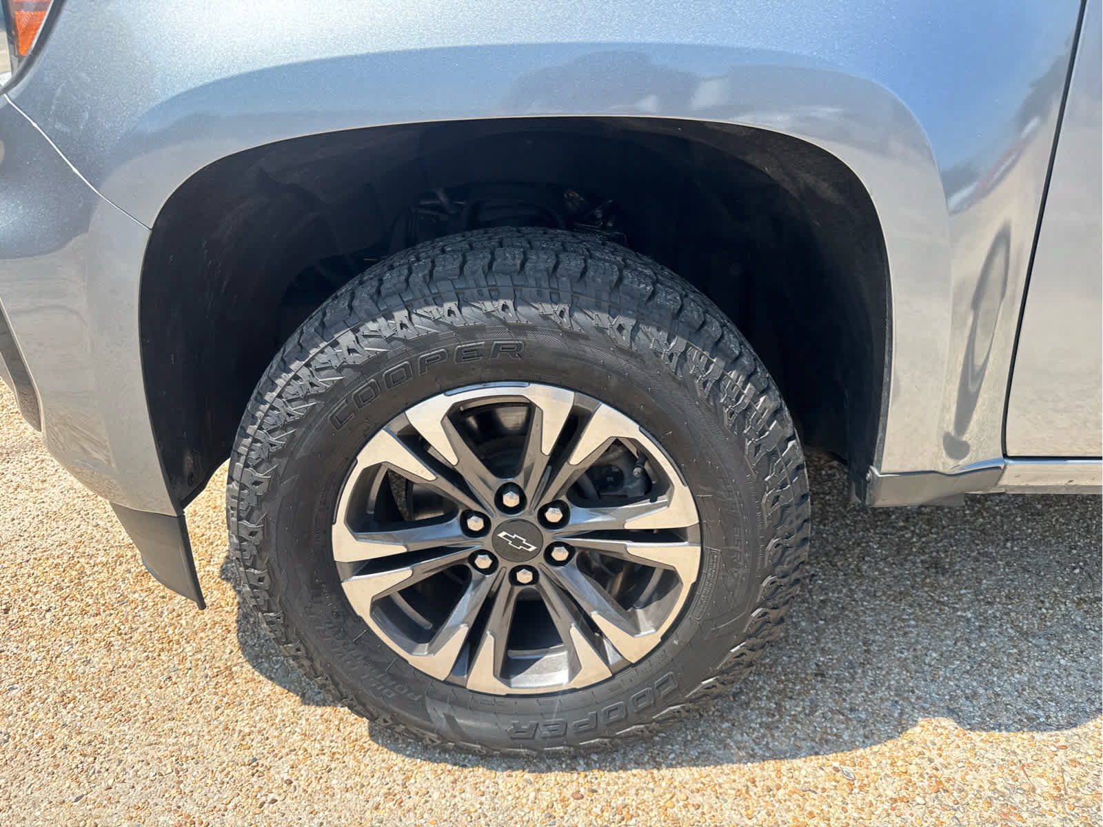 Used 2021 Chevrolet Colorado Z71 w/ Safety Package AWD/4WD image 12
