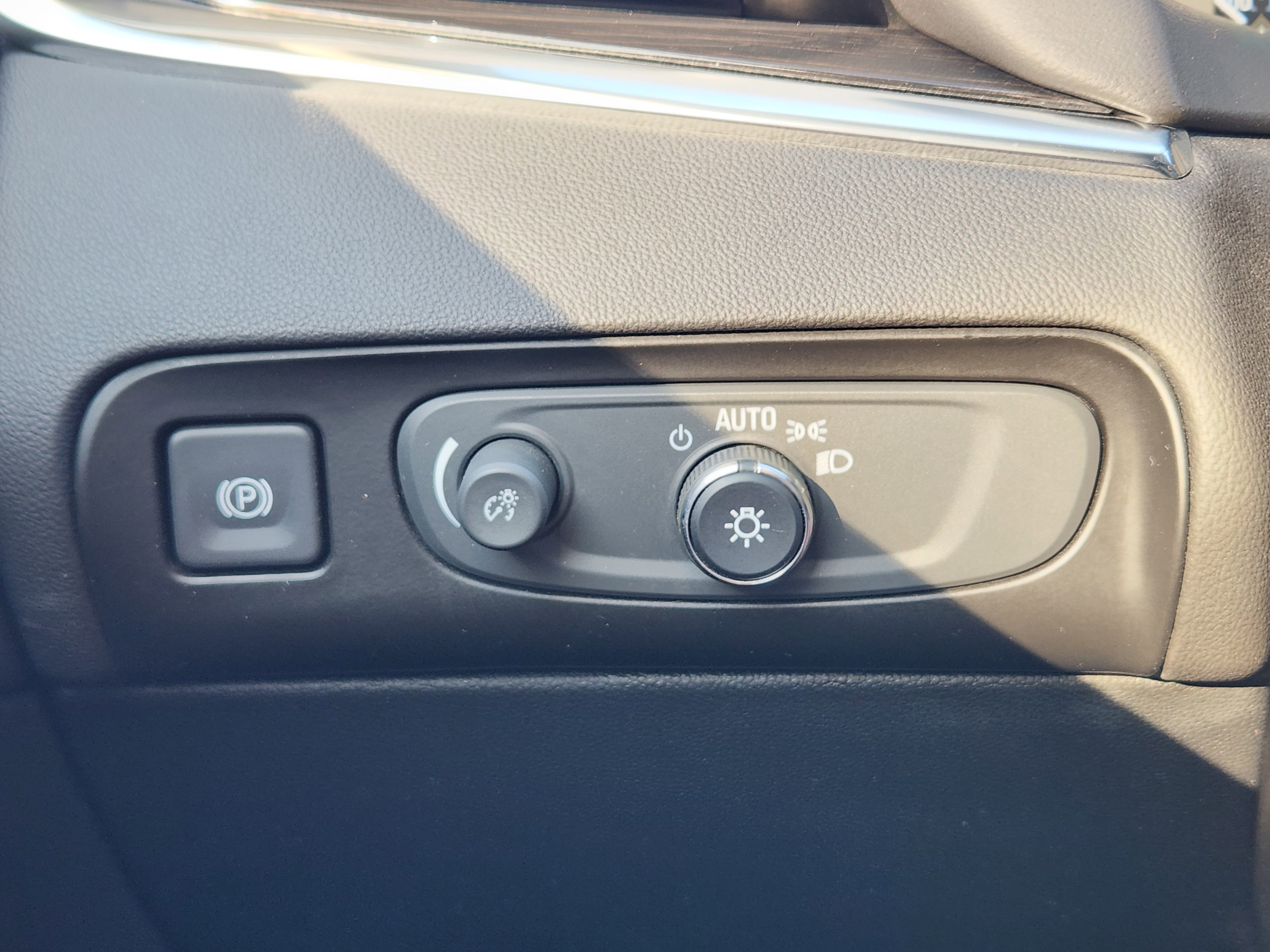 Used 2019 Buick Enclave Avenir w/ Avenir Technology Package image 25