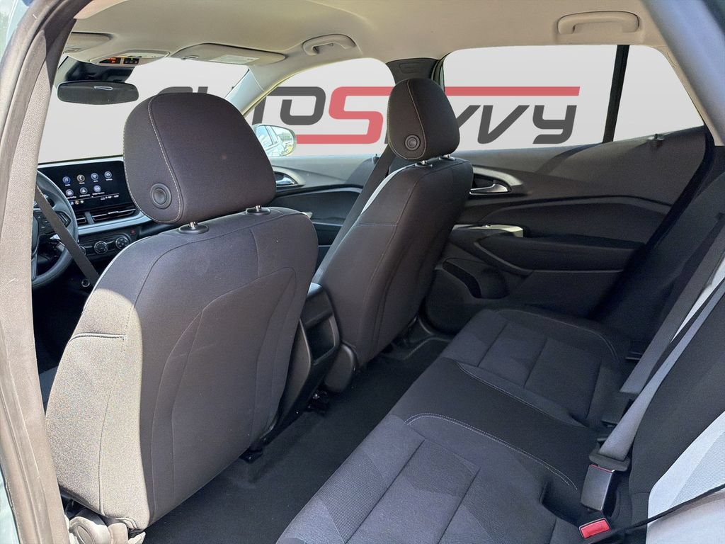Used 2025 Chevrolet Trax LS FWD image 16