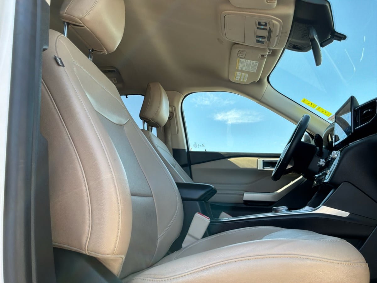 Used 2021 Ford Explorer Limited w/ Equipment Group 301A RWD image 19