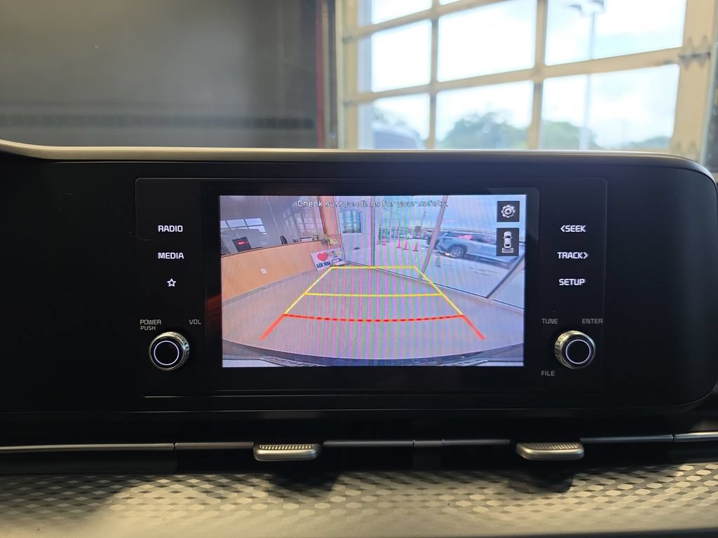 Certified 2022 Kia Carnival LX FWD image 26