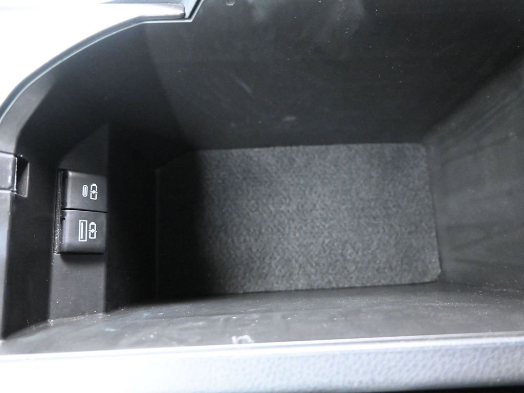 Used 2021 Toyota Camry XSE FWD image 36