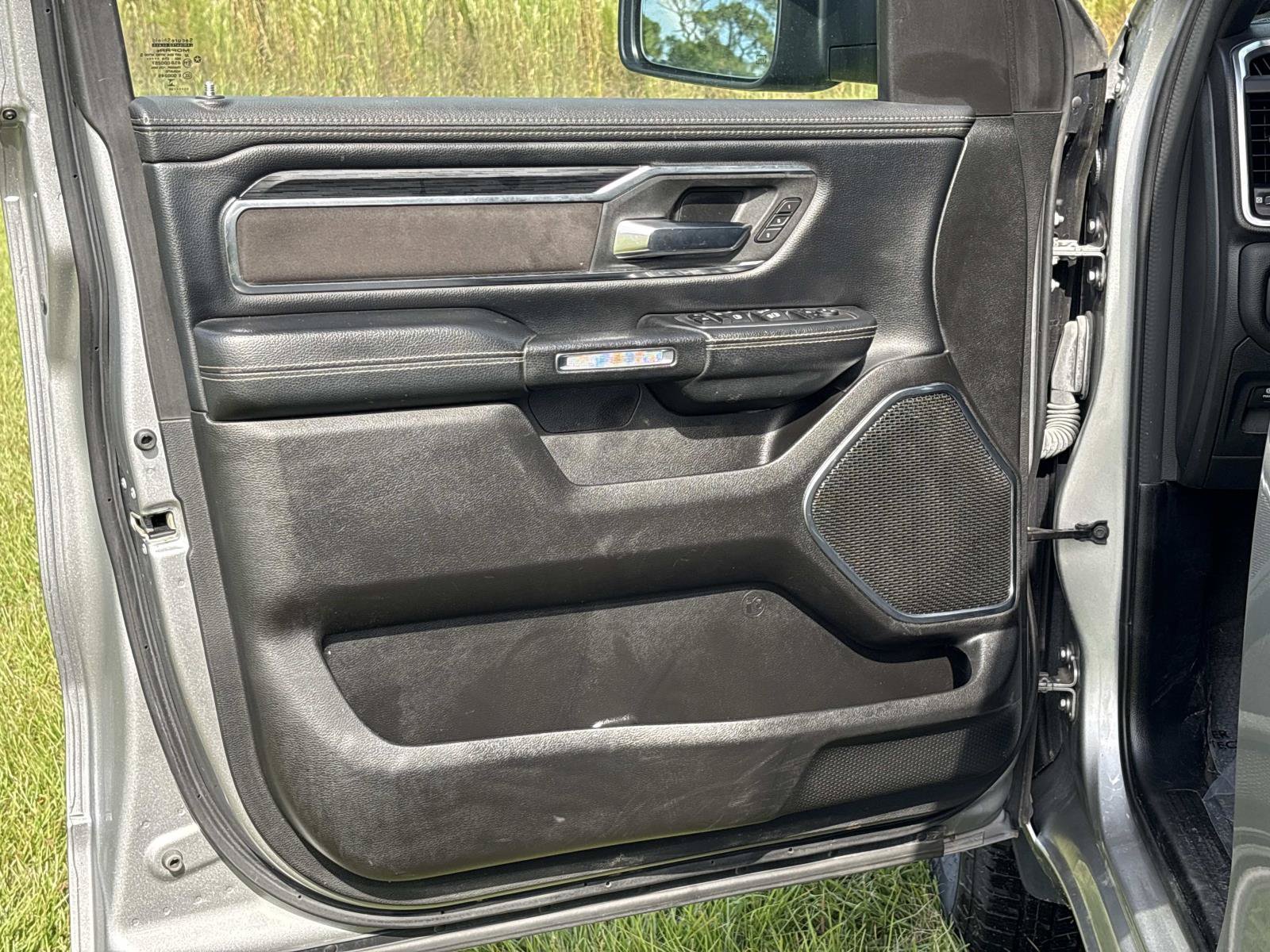 Certified 2024 RAM 1500 Laramie RWD image 17