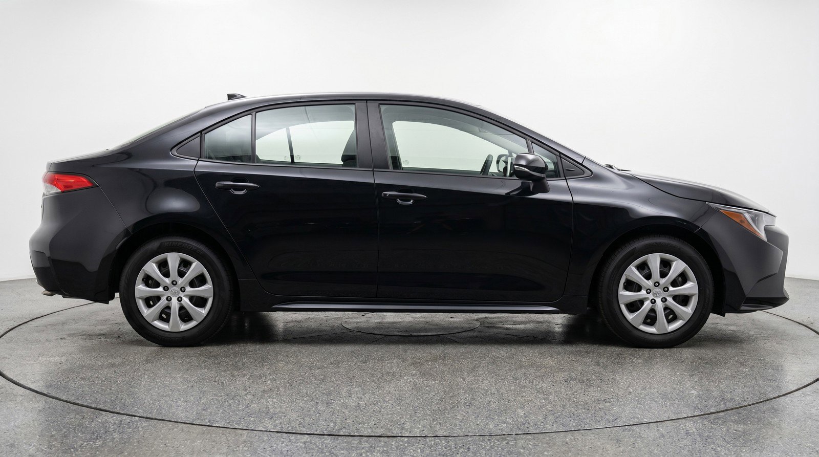 Used 2025 Toyota Corolla LE FWD image 11