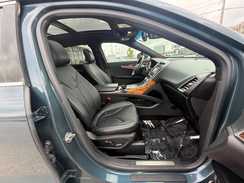 Used 2016 Lincoln MKX Reserve w/ Climate Package AWD/4WD image 13