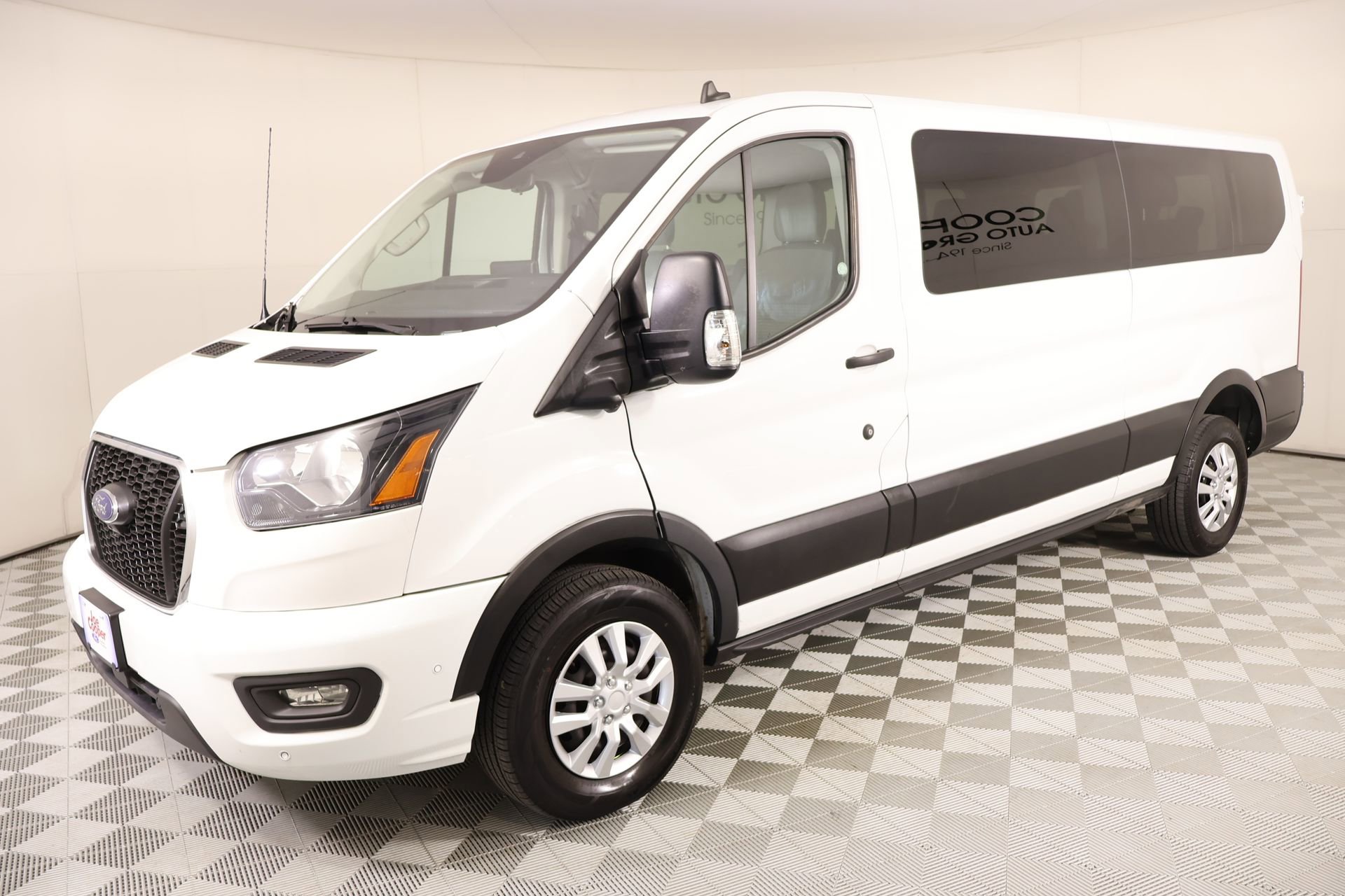 Used 2023 Ford Transit 350 XLT image 10
