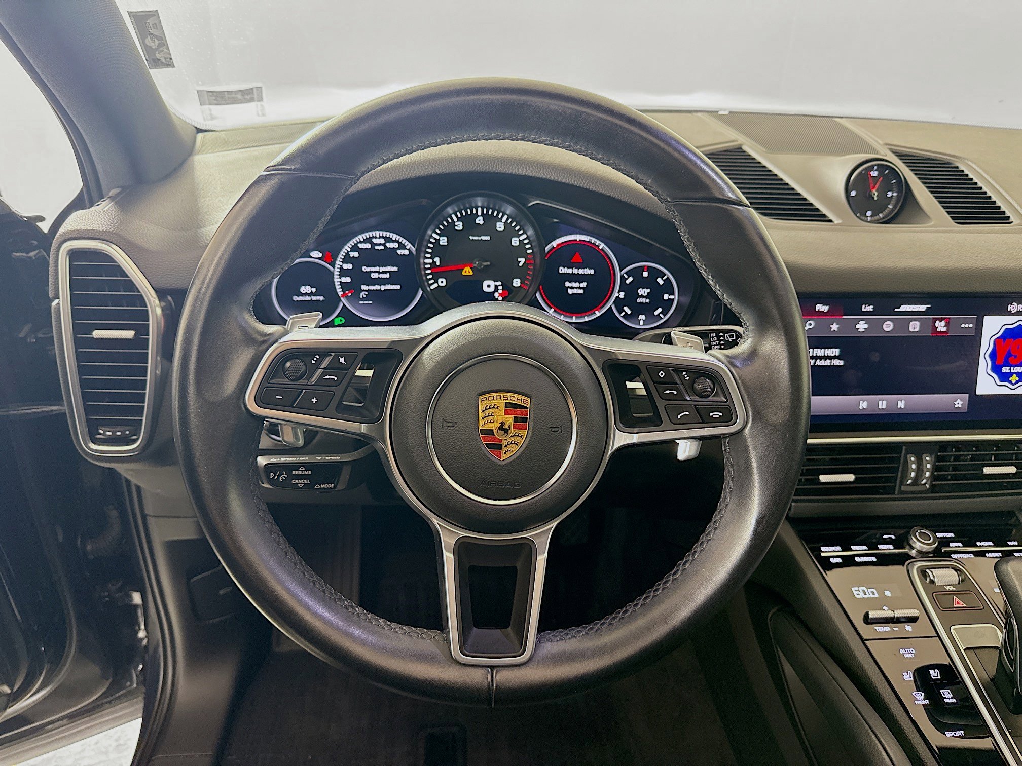 Used 2023 Porsche Cayenne image 12