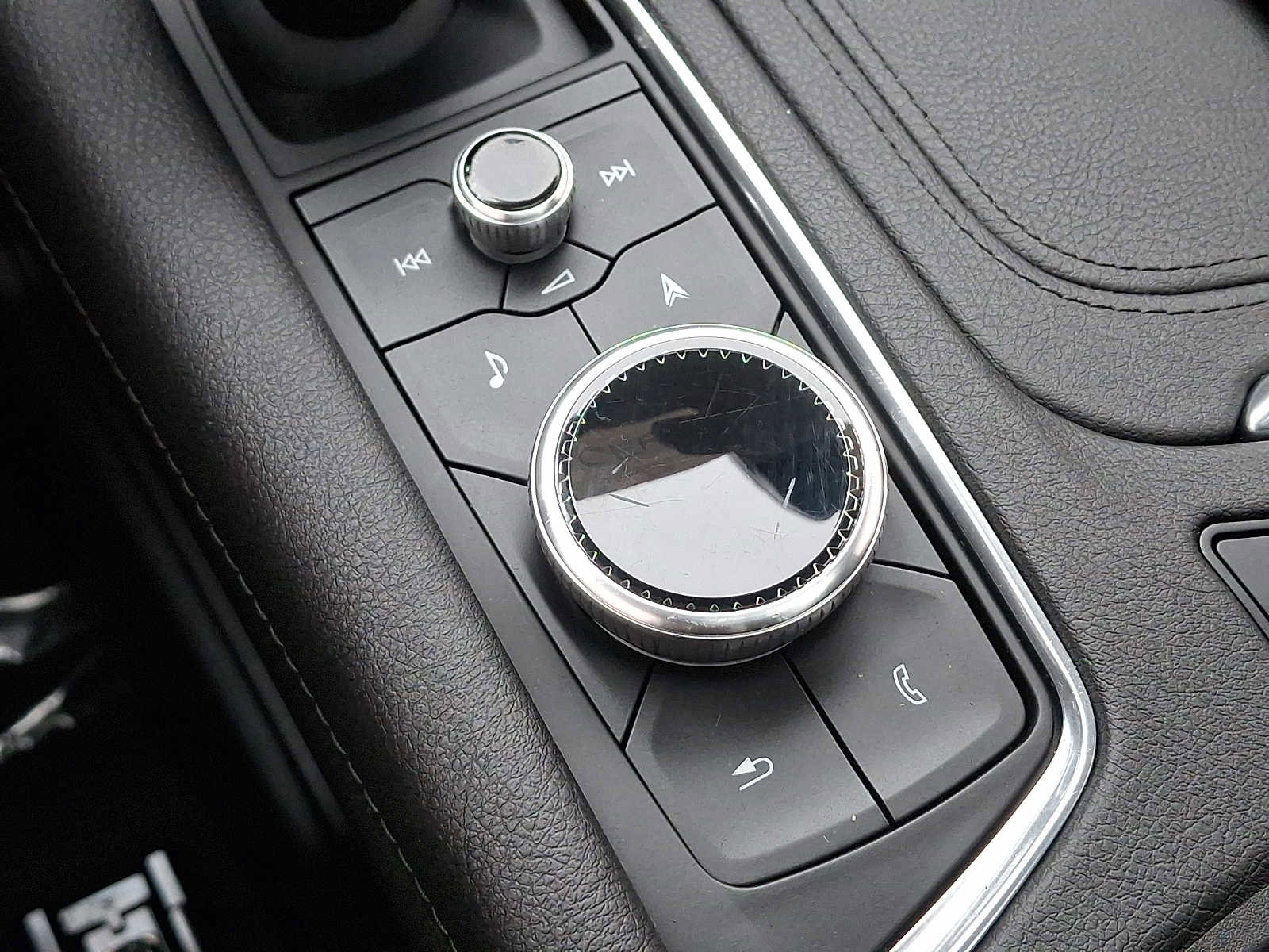 Certified 2024 Cadillac XT6 Premium Luxury w/ Technology Package image 36