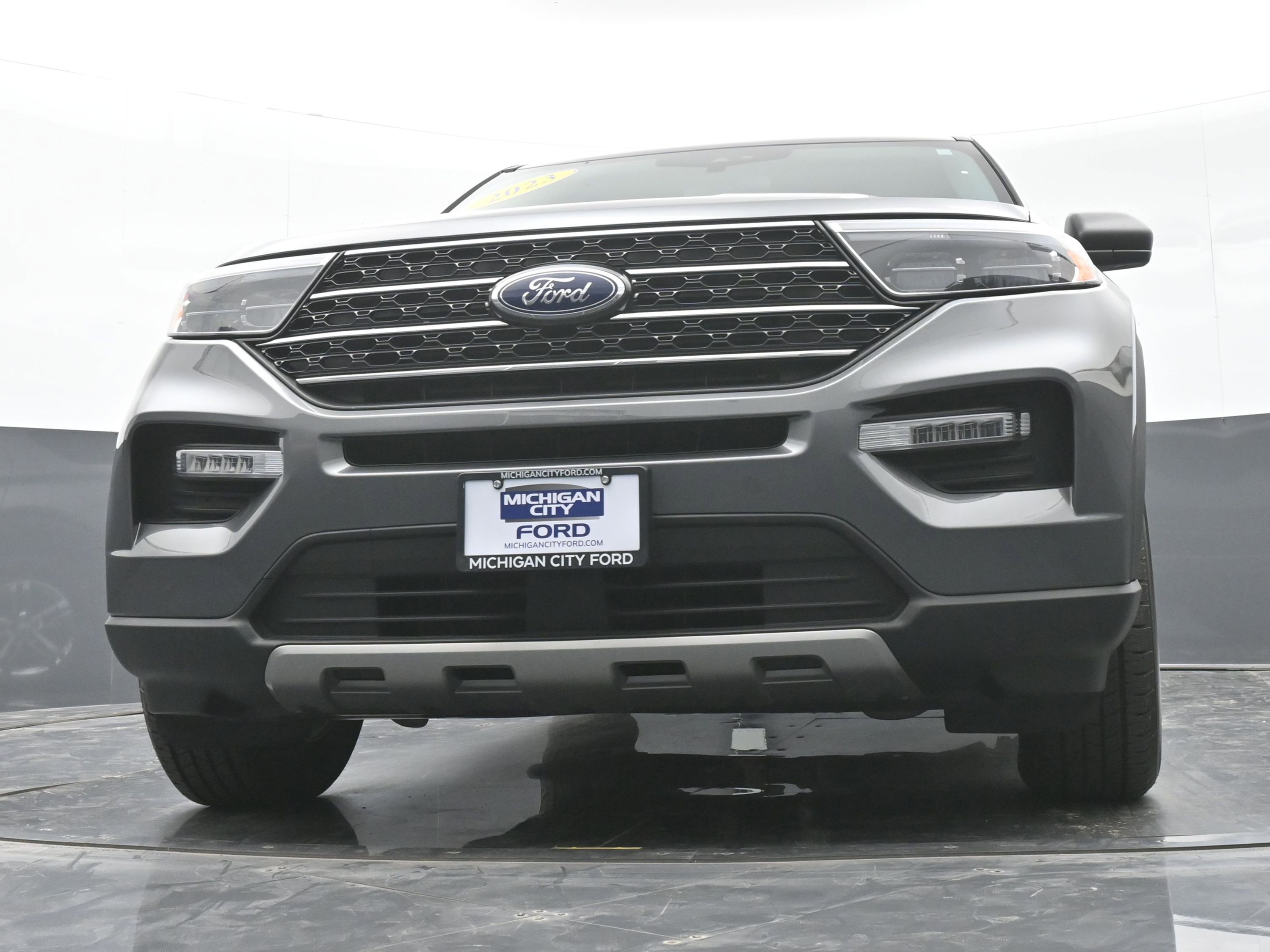 Used 2023 Ford Explorer XLT w/ Equipment Group 202A AWD/4WD image 44