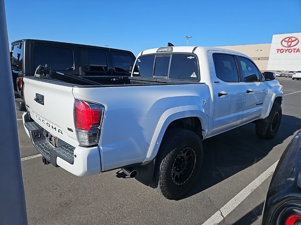 Used 2016 Toyota Tacoma Limited w/ Towing Package AWD/4WD image 3