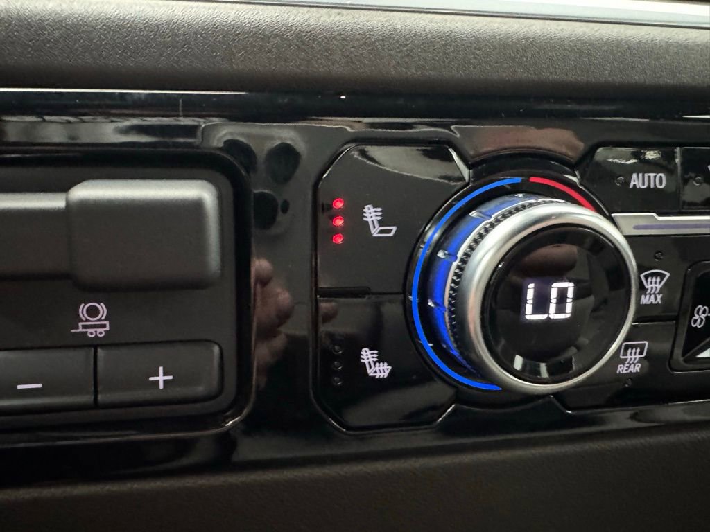 Used 2025 GMC Sierra 1500 SLE image 4