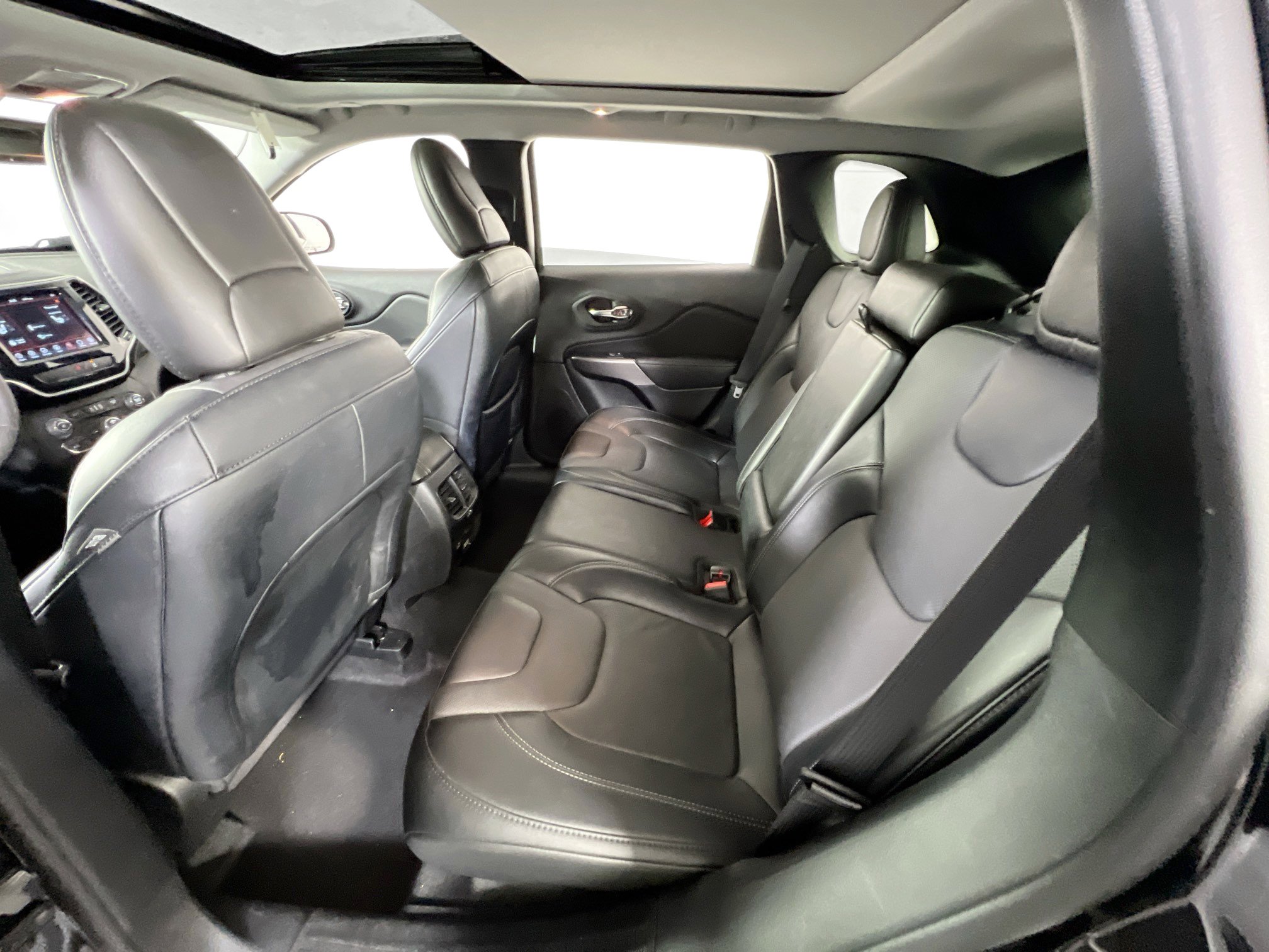 Used 2022 Jeep Cherokee Limited image 24