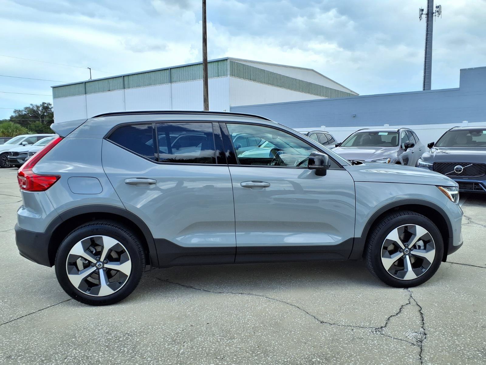 New 2026 Volvo XC40 B5 Plus w/ Protection Package Premier AWD/4WD image 8