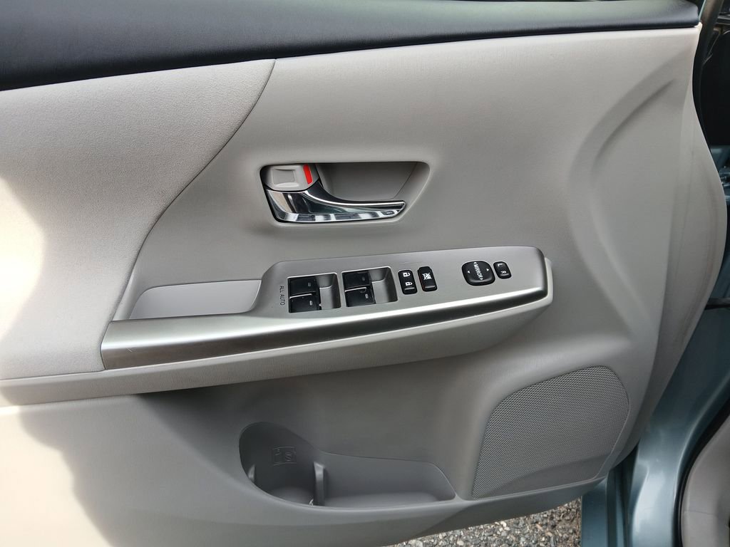 Used 2017 Toyota Prius V Two image 22