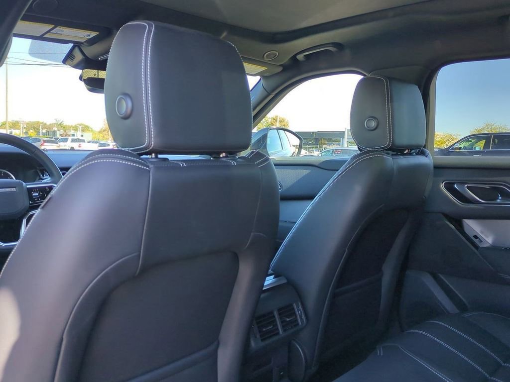 Used 2022 Land Rover Range Rover Velar R-Dynamic S image 19