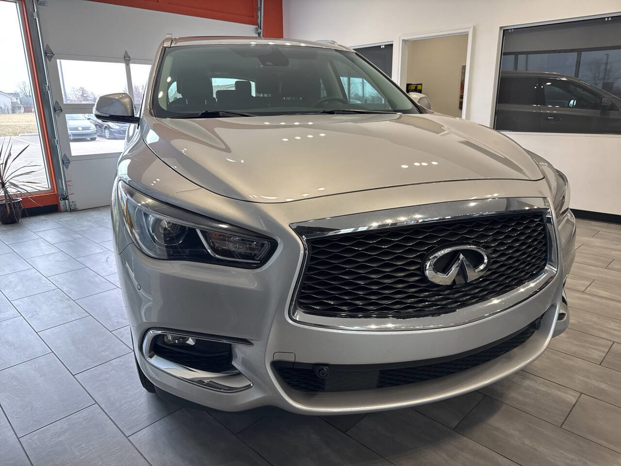 Used 2020 INFINITI QX60 Luxe w/ Essential Package AWD/4WD image 3