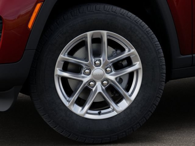 Used 2025 Jeep Grand Cherokee Laredo w/ Luxury Tech Group I AWD/4WD image 8