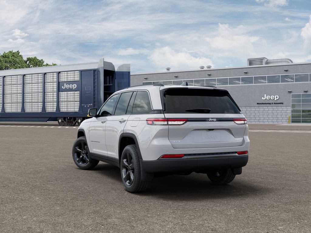 Used 2026 Jeep Grand Cherokee Limited image 3