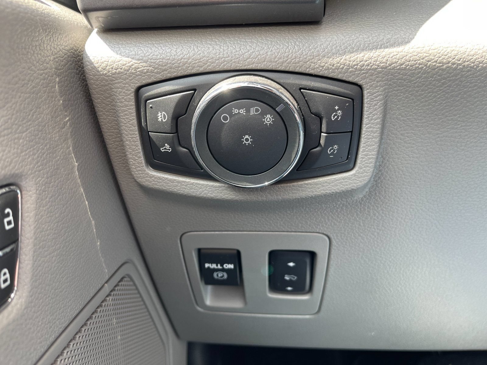 Used 2019 Ford F150 XLT w/ Equipment Group 302A Luxury AWD/4WD image 30