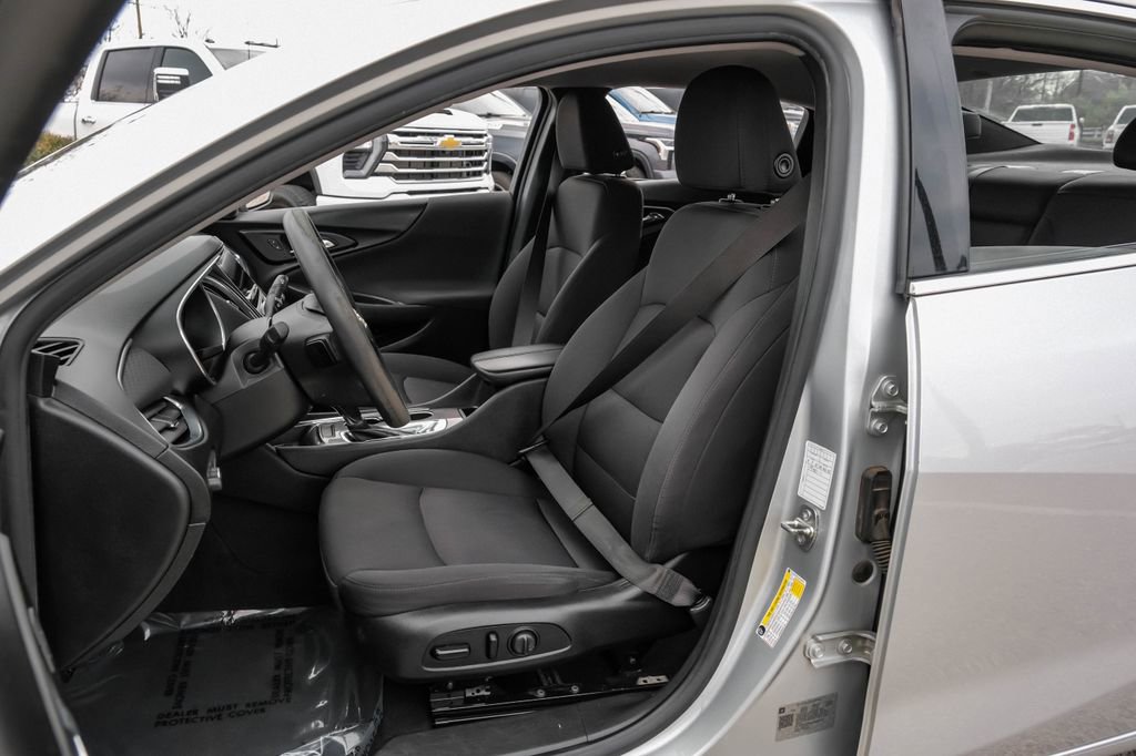 Used 2020 Chevrolet Malibu LT image 35