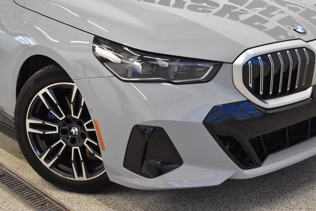 Used 2024 BMW 530i xDrive w/ M Sport Package AWD/4WD image 31