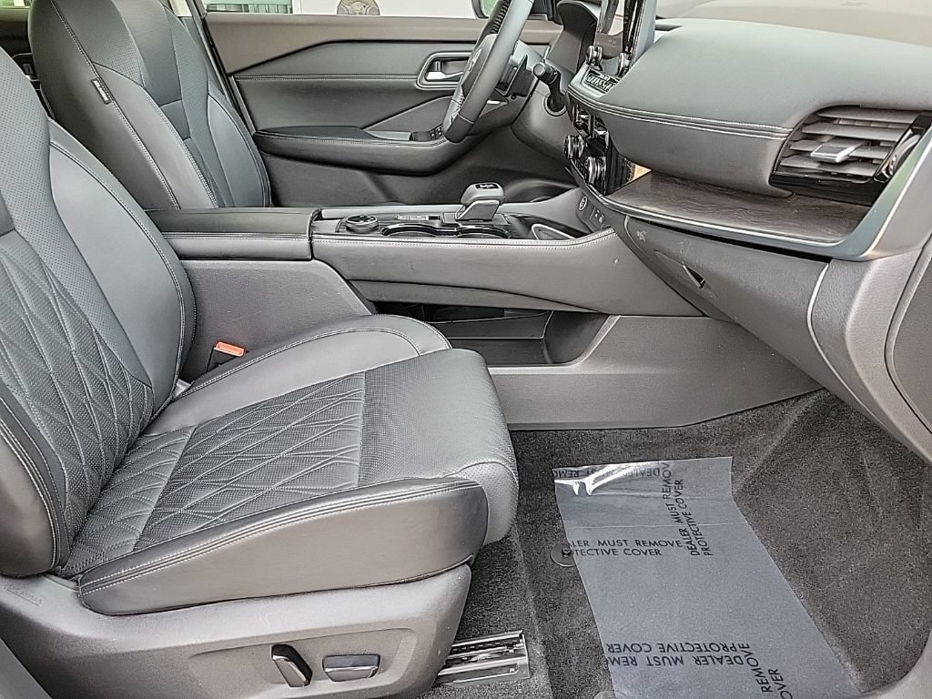 Used 2023 Nissan Rogue Platinum w/ Platinum Premium Package AWD/4WD image 19