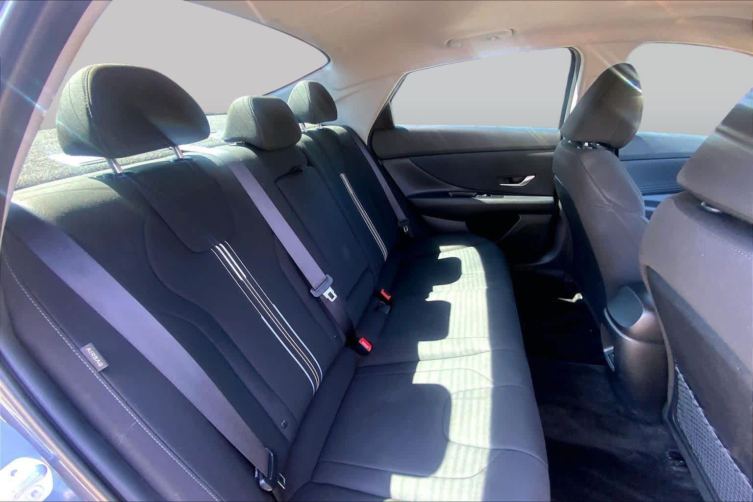Used 2025 Hyundai Elantra SEL FWD image 20