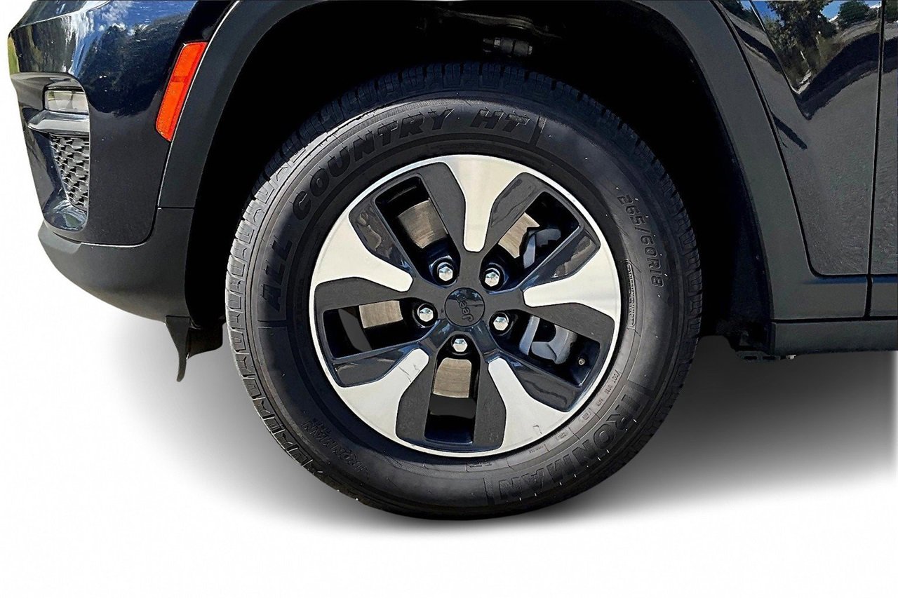 Used 2024 Jeep Grand Cherokee Limited 4xe image 32