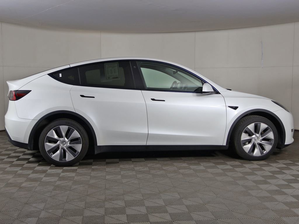 Used 2023 Tesla Model Y Long Range image 18
