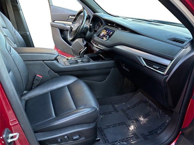 Used 2020 Cadillac XT4 Premium Luxury w/ Cold Weather Package image 11